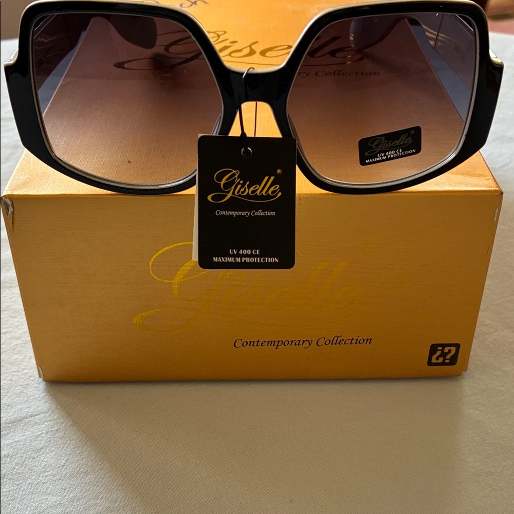 Giselle Women's Black & White Oversized Square Sunglasses